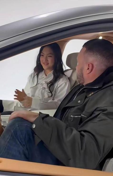 王诗龄试驾豪车,王诗龄2021年
