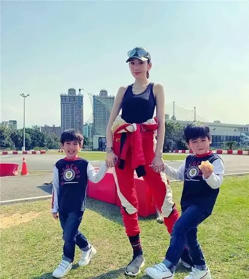 林志颖16岁儿子正脸照曝光了吗,林志颖儿子长大前后对比,短短几年判若两人